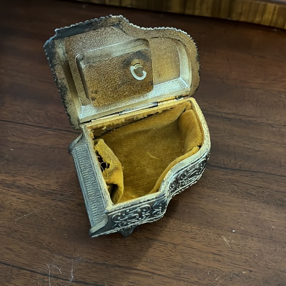 Vintage jewelry box piano shape - Picture 3 of 6